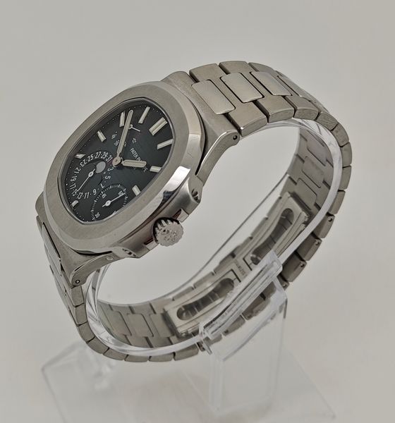 Patek Philippe Nautilus 5712/1A-001
